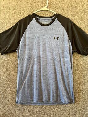 Underarmor heat gear fitted mens short sleeve L shirt